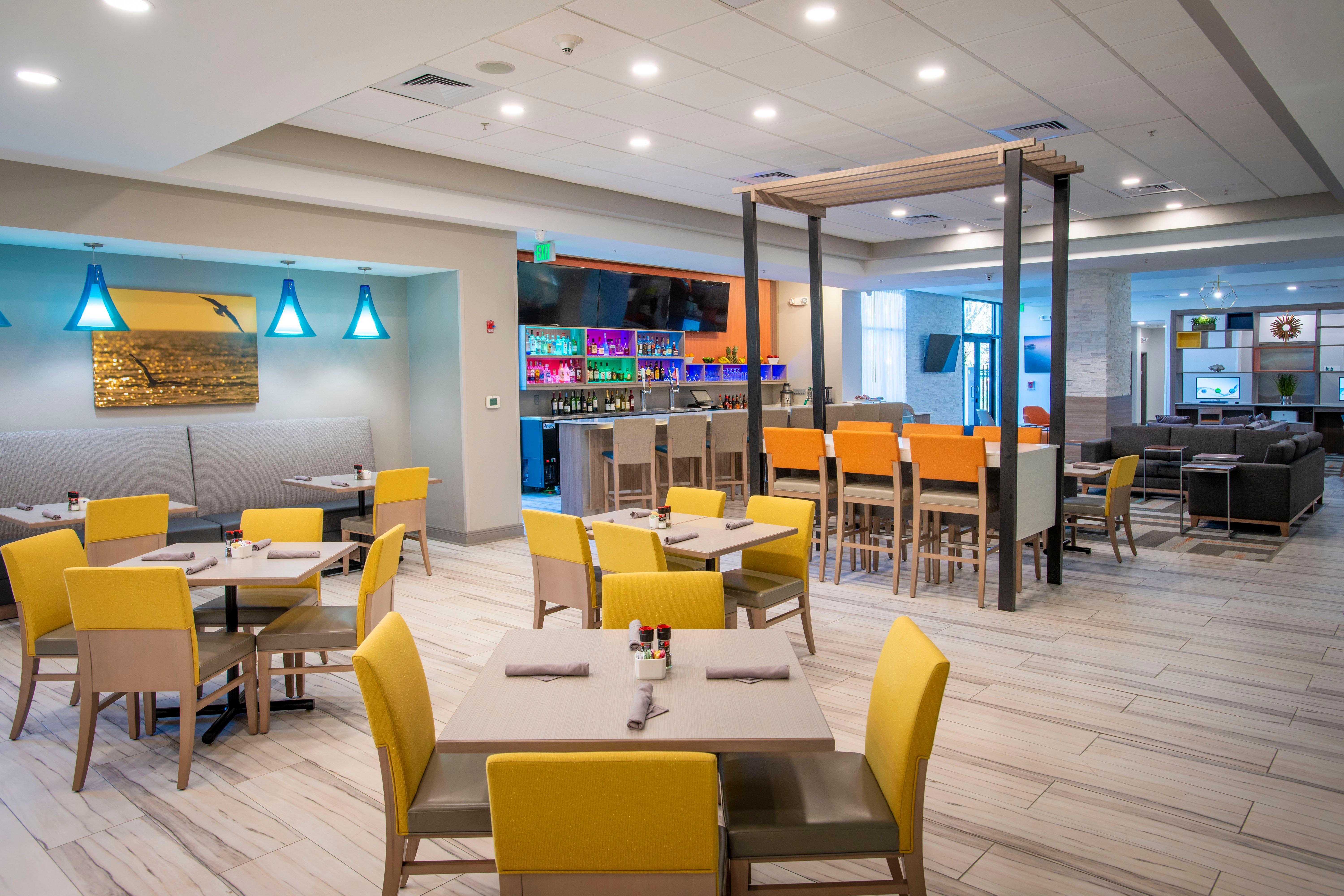 Holiday Inn Pensacola - University Area By Ihg Ferry Pass Exterior photo