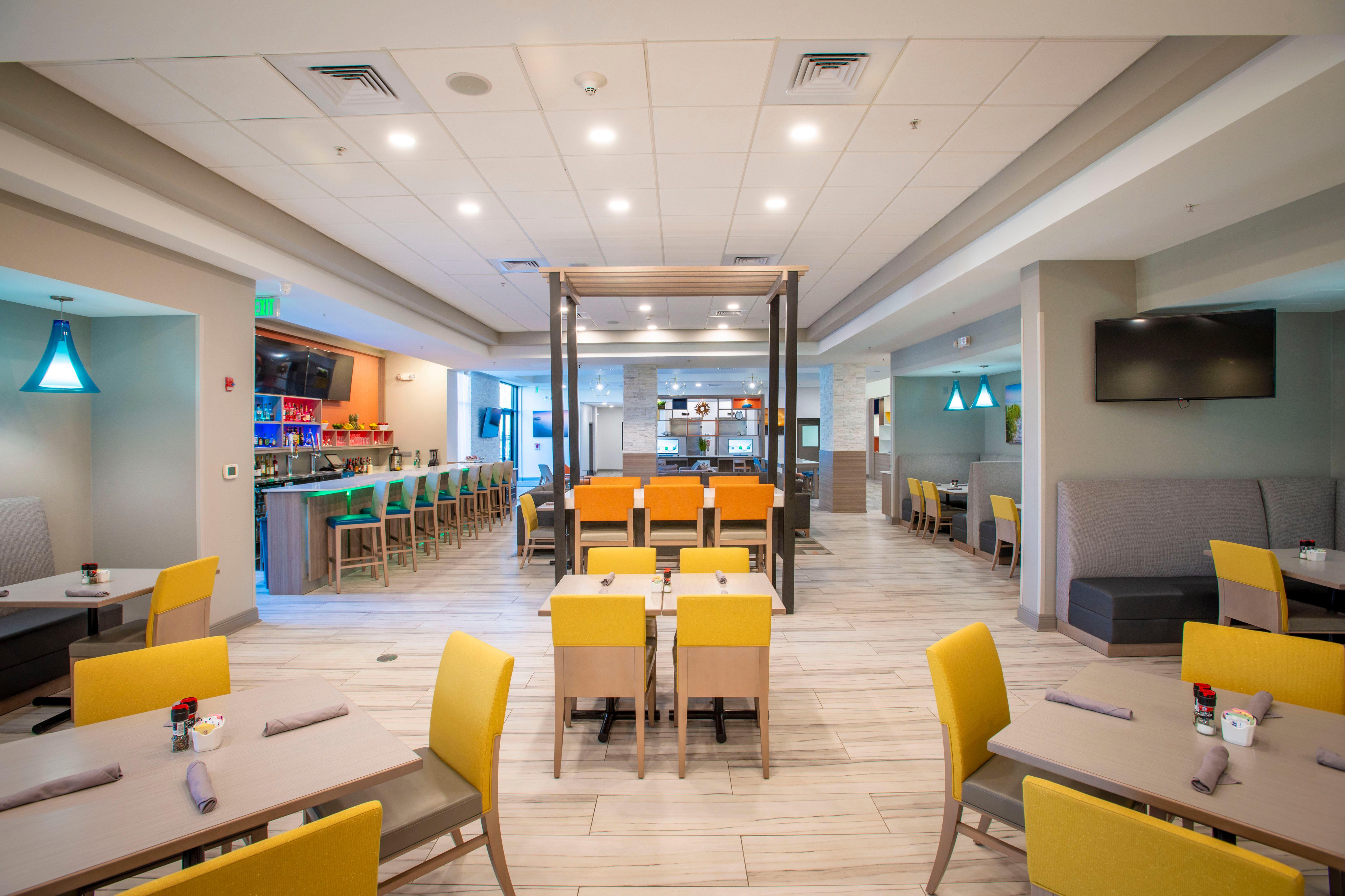Holiday Inn Pensacola - University Area By Ihg Ferry Pass Exterior photo